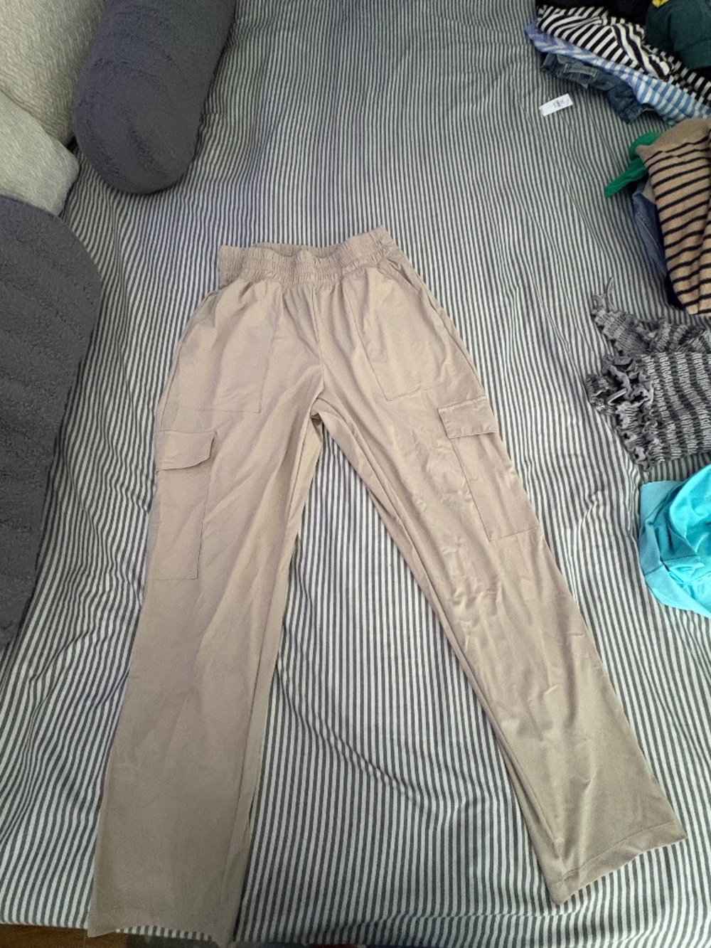 Old navy cargo active pants woman